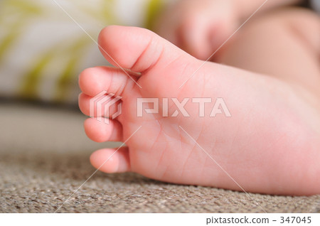 Baby feet 347045