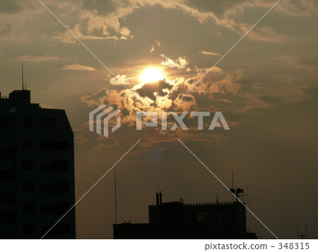 Urban morning Urban morning 348315
