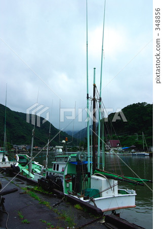 Matsuzaki Harbor - Landscape with a fishing boat-03 Matsuzaki Harbor - Landscape with a fishing boat-03 348856