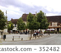 Chateless square of world heritage "medieval market city Provence" 352482
