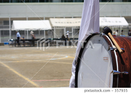 運動會的歡呼鼓手 運動會的歡呼鼓手 357935