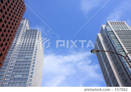 Blue sky and Marunouchi Building Blue sky and Marunouchi Building 357982