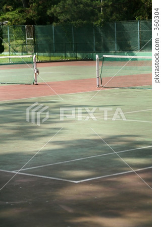Tennis court  360304