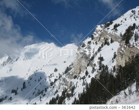 Snow cliff Snow cliff 361642