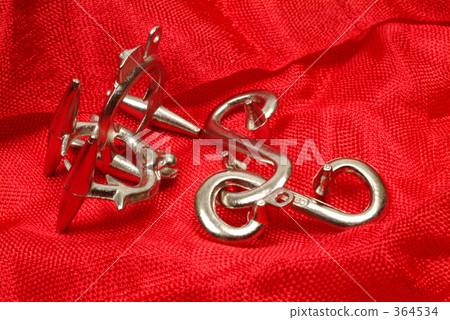 Red silk back wisdom ring Red silk back wisdom ring 364534