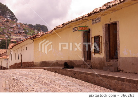 Walking around the world heritage city of Cusco, Peru, South America 366263