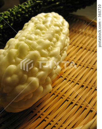 白色和綠色的苦 368710