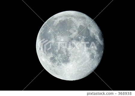 The moon of a spring night 368938