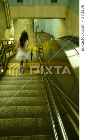 奔跑的女人 373236