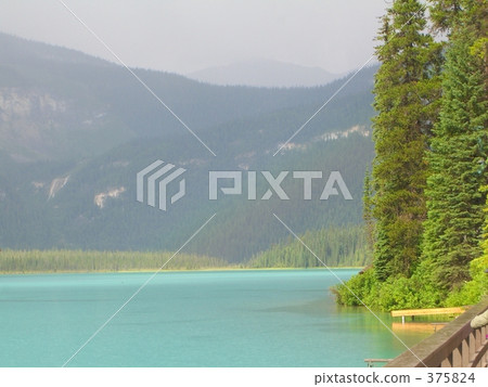 Bow湖有彩虹的湖 375824