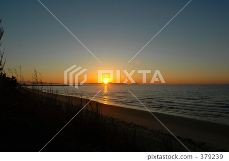 Setting sun 379239