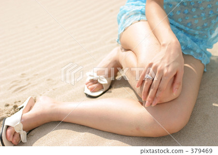 Wind pattern (sandprints) and legs 379469