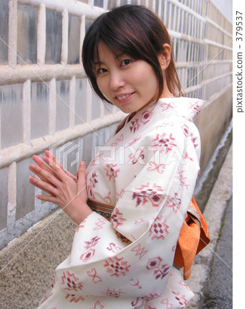 浴衣的女人 浴衣的女人 379537