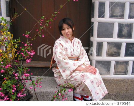 Yukata woman Yukata woman 379544