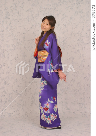 和服女性 和服女性 379573
