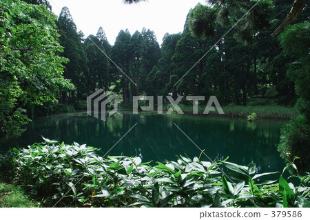 Head of a waterfall (Takinogashira) Spring pond-01 379586