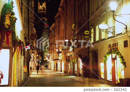 Getreideg's lover [World Heritage] 382342