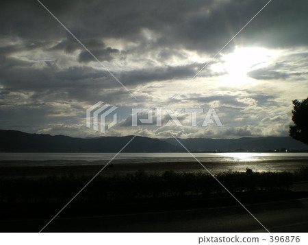 雨後插入的太陽 396876