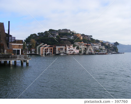 Seaside residential area San Francisco 397760