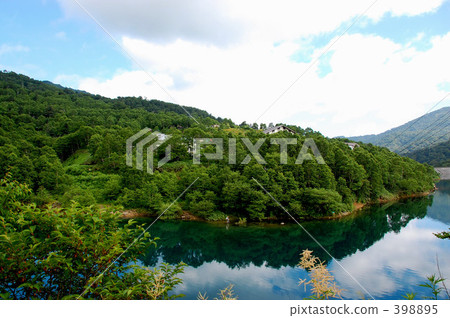 山脈和湖泊 398895