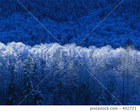 Mountain in winter 402721