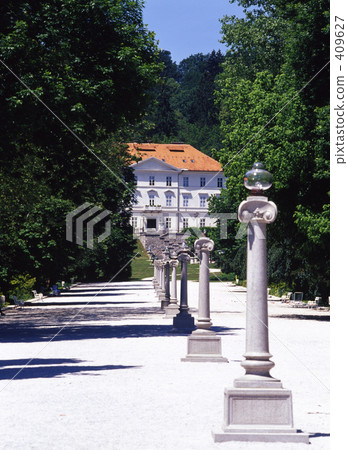 Divoli Castle 409627