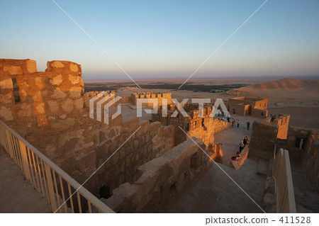 阿拉伯城堡的晚上風景 411528