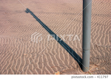 Shadow on the sand Shadow on the sand 411797