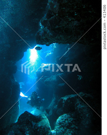 Submarine cavern 413486