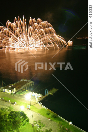 Waterfront fireworks in Toyako 416332