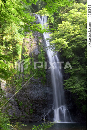 Full view of Minohs Falls 416341