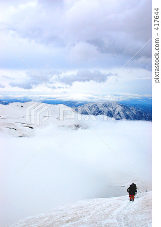 Snow trekking 417644