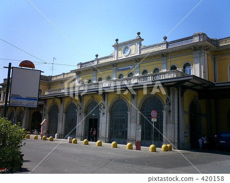 Italian station 420158