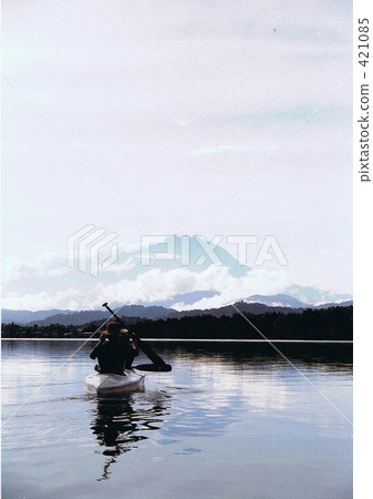 山脈和皮划艇 山脈和皮划艇 421085