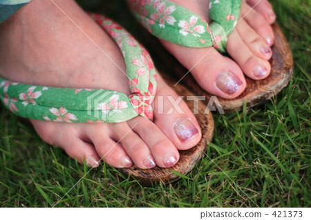 Foot nail with toes Foot nail with toes 421373