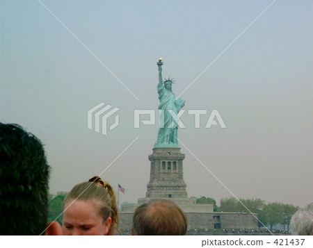 Statue of Liberty on Liberty Island 421437