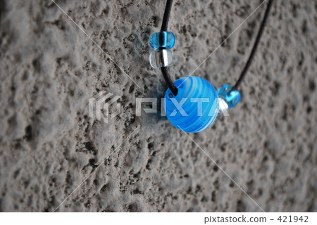 Ball necklace image Ball necklace image 421942