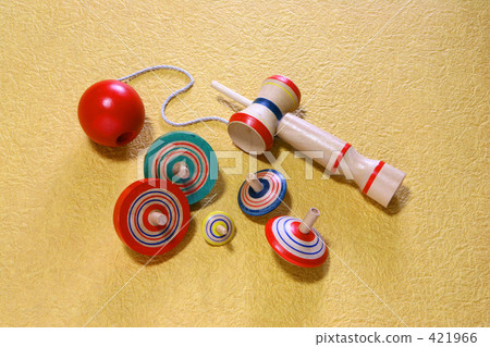 Koma and Kendama 421966