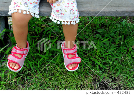 Energetic feet Image cut of children's feet 422485