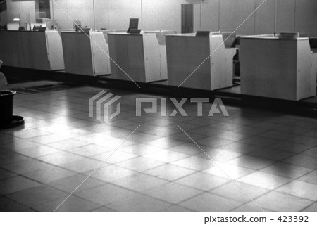 Haneda Airport in the late night Showa 48 Haneda Airport in the late night Showa 48 423392