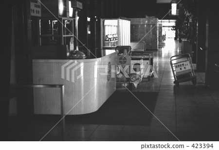 Haneda Airport in the late night Showa 48 423394