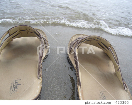 Sea and sandals 423396