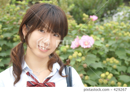 School girls with a smile 429267