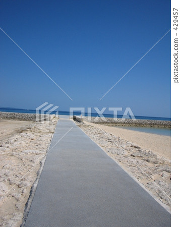 Road to the sea Road to the sea 429457