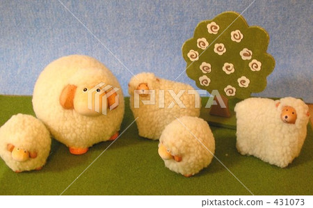 綿羊的家庭雕像內部 431073