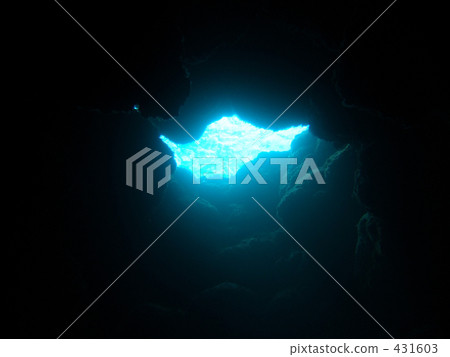 Submarine cavern 431603