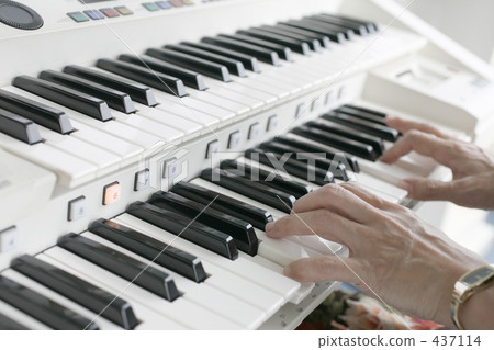 White Electone 437114
