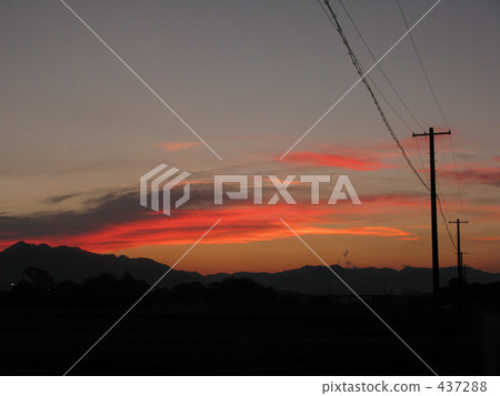 Sunset and electric wire - Stock Photo [437288] - PIXTA
