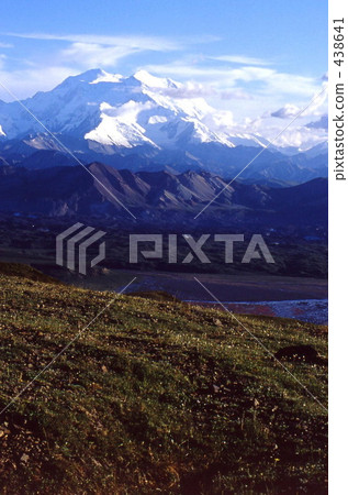 Mountain McKinley in the summer 438641