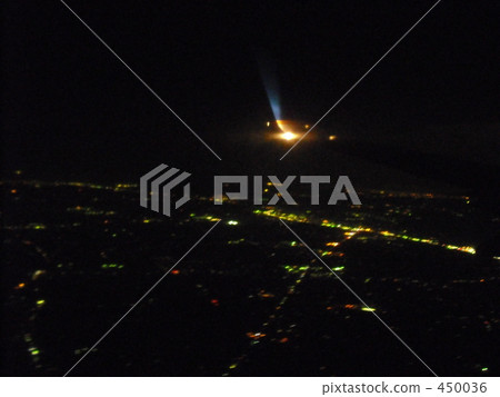 Night view from an airplane 450036